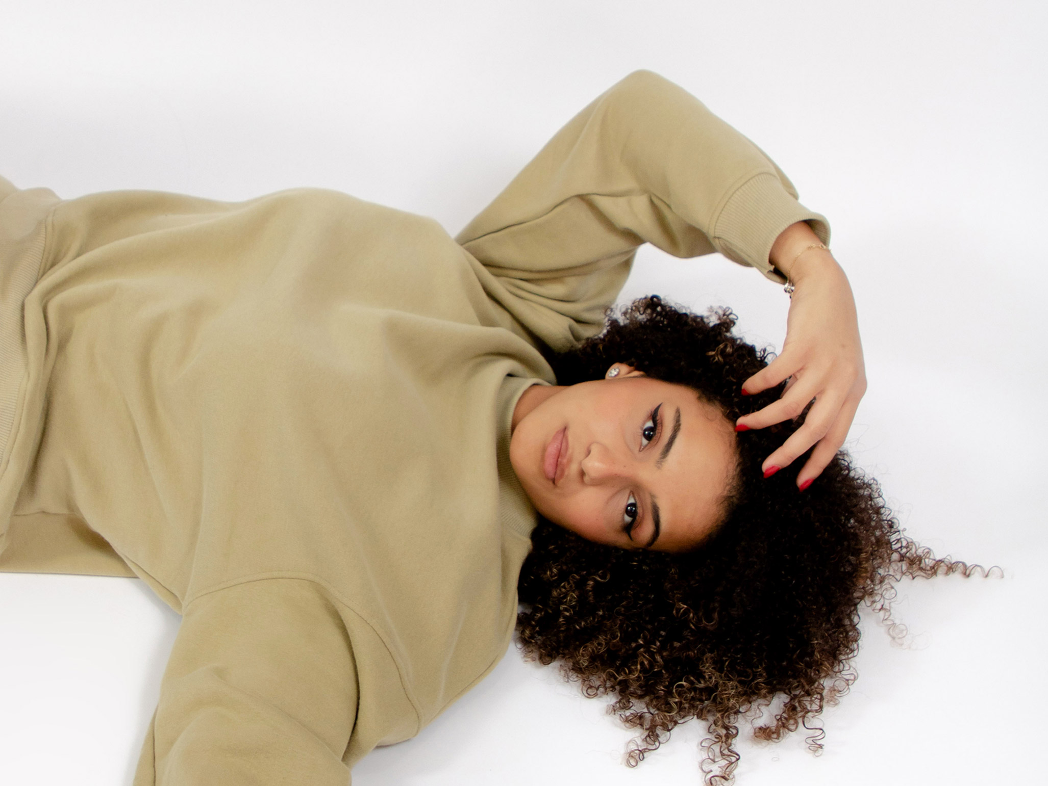 Lounge-wear-home-right